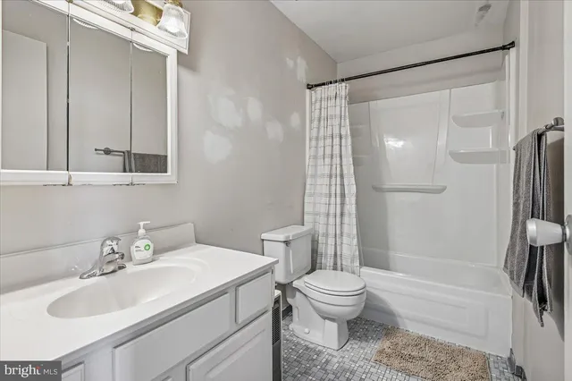 $210,000 | 355 Gatewater Court, Unit F, Glen Burnie, MD 21060