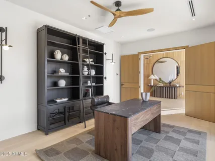 $8,672,000 | 5305 North 68th Place, Paradise Valley, AZ 85253