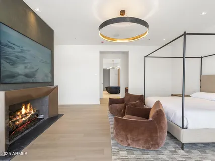 $8,672,000 | 5305 North 68th Place, Paradise Valley, AZ 85253