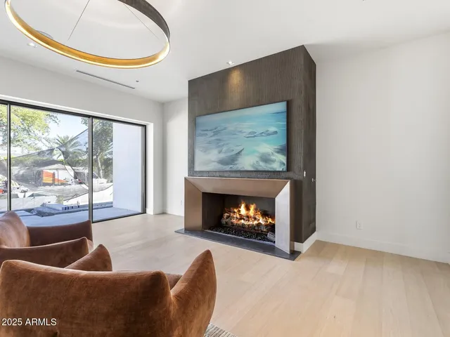 $8,672,000 | 5305 North 68th Place, Paradise Valley, AZ 85253