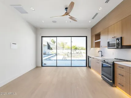 $8,672,000 | 5305 North 68th Place, Paradise Valley, AZ 85253