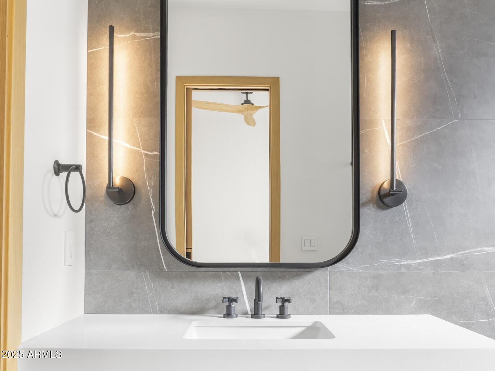 5305 North 68th Place Paradise Valley, AZ 85253 - Photo 42 of 67 055_Bathroom