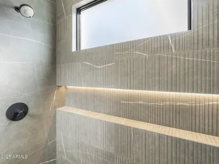 $8,672,000 | 5305 North 68th Place, Paradise Valley, AZ 85253