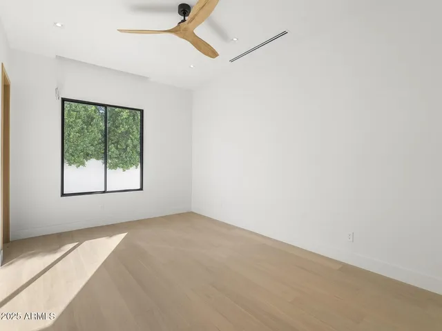 $8,672,000 | 5305 North 68th Place, Paradise Valley, AZ 85253