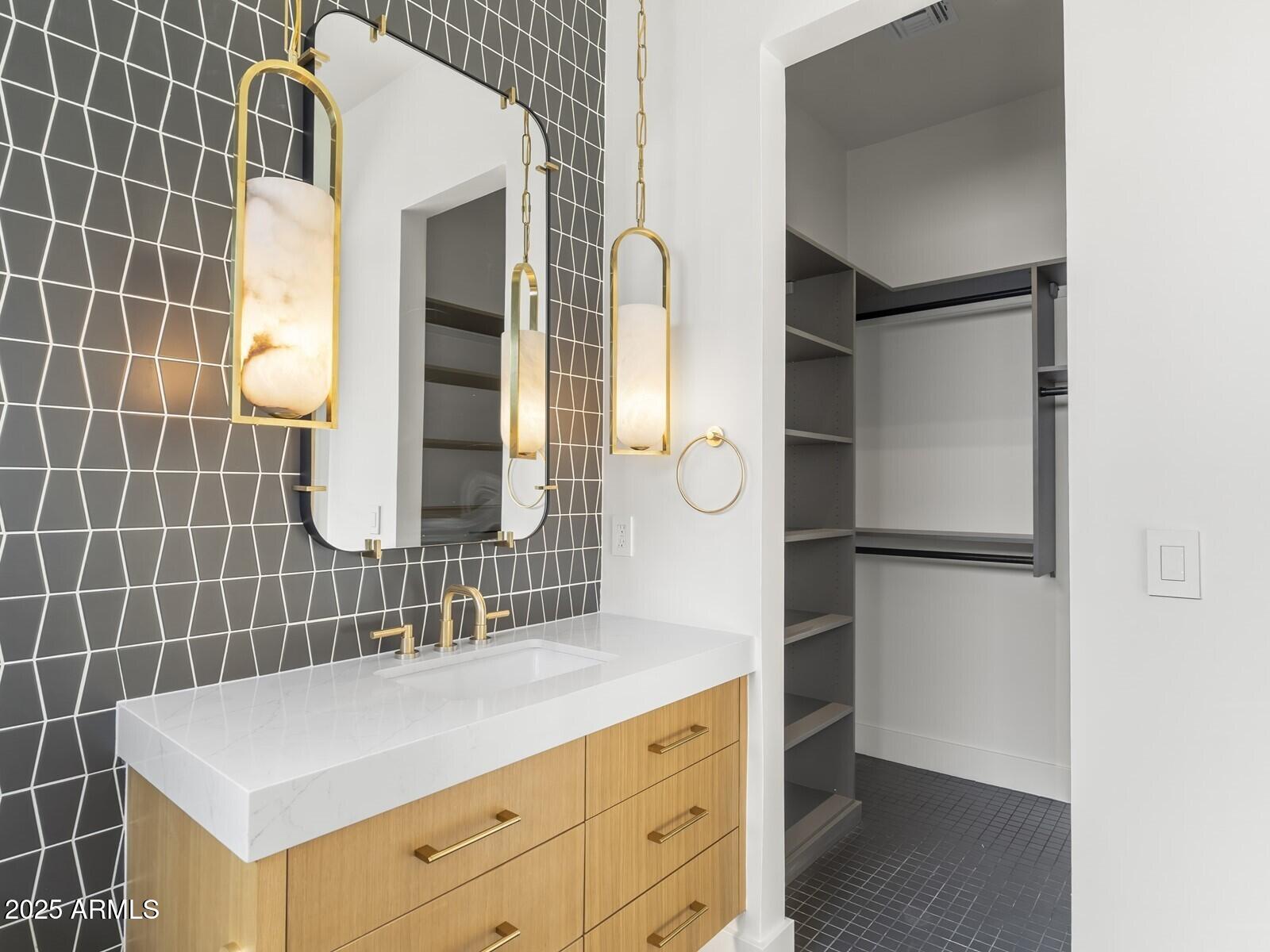 5305 North 68th Place Paradise Valley, AZ 85253 - Photo 47 of 67 062_Bathroom