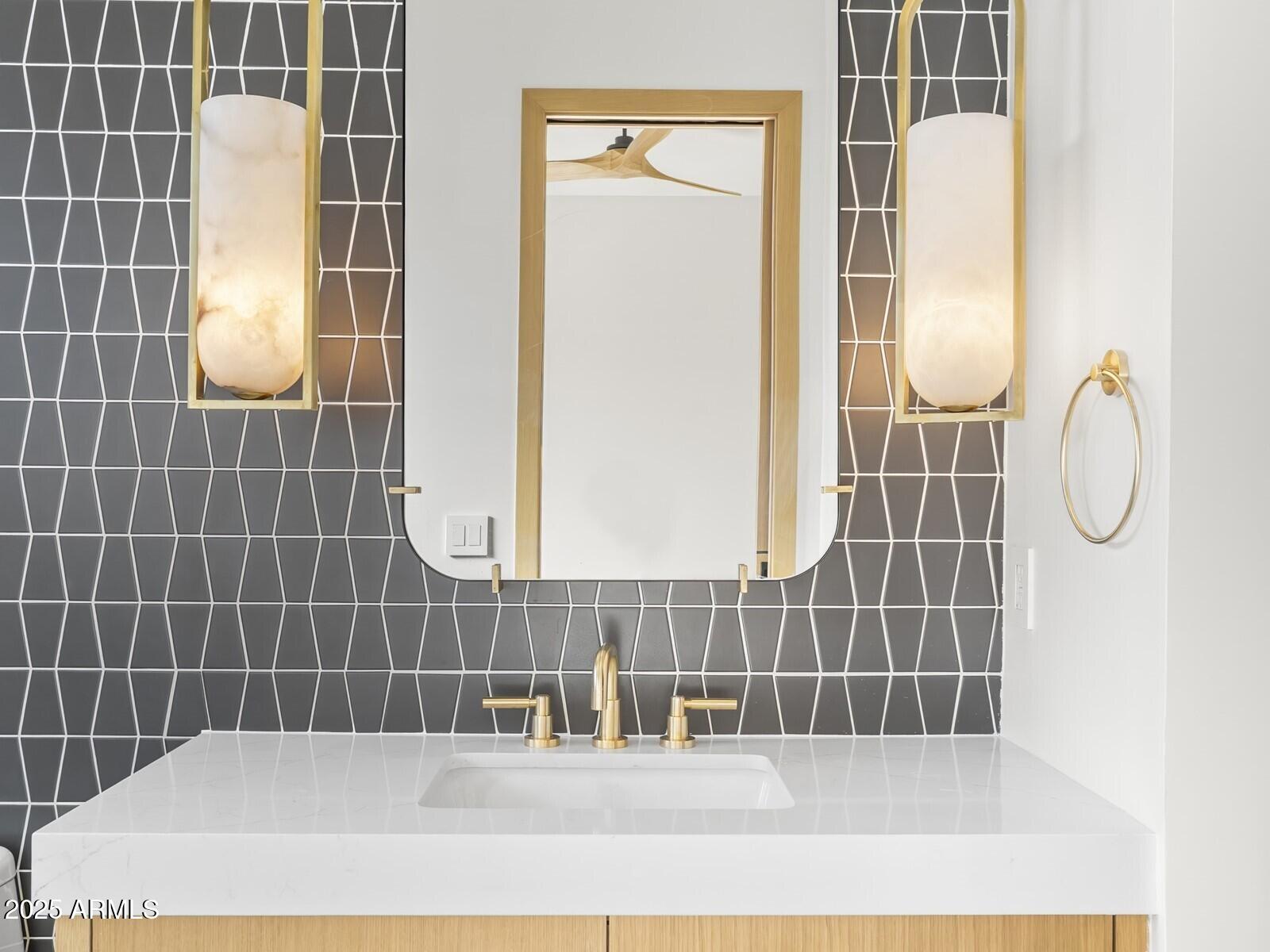 5305 North 68th Place Paradise Valley, AZ 85253 - Photo 48 of 67 063_Bathroom