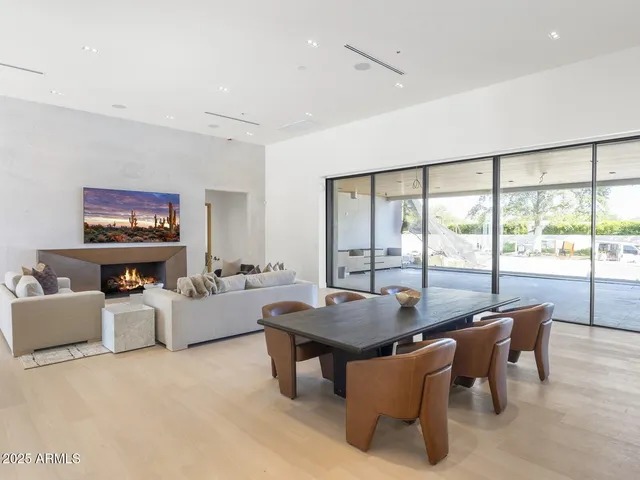 $8,672,000 | 5305 North 68th Place, Paradise Valley, AZ 85253
