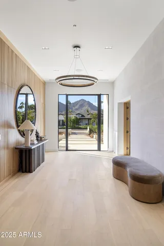 $8,672,000 | 5305 North 68th Place, Paradise Valley, AZ 85253