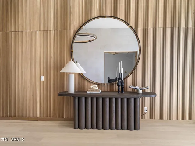 $8,672,000 | 5305 North 68th Place, Paradise Valley, AZ 85253