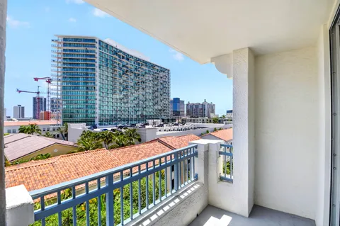 $665,000 | 403 South Sapodilla Avenue, Unit 511, West Palm Beach, FL 33401