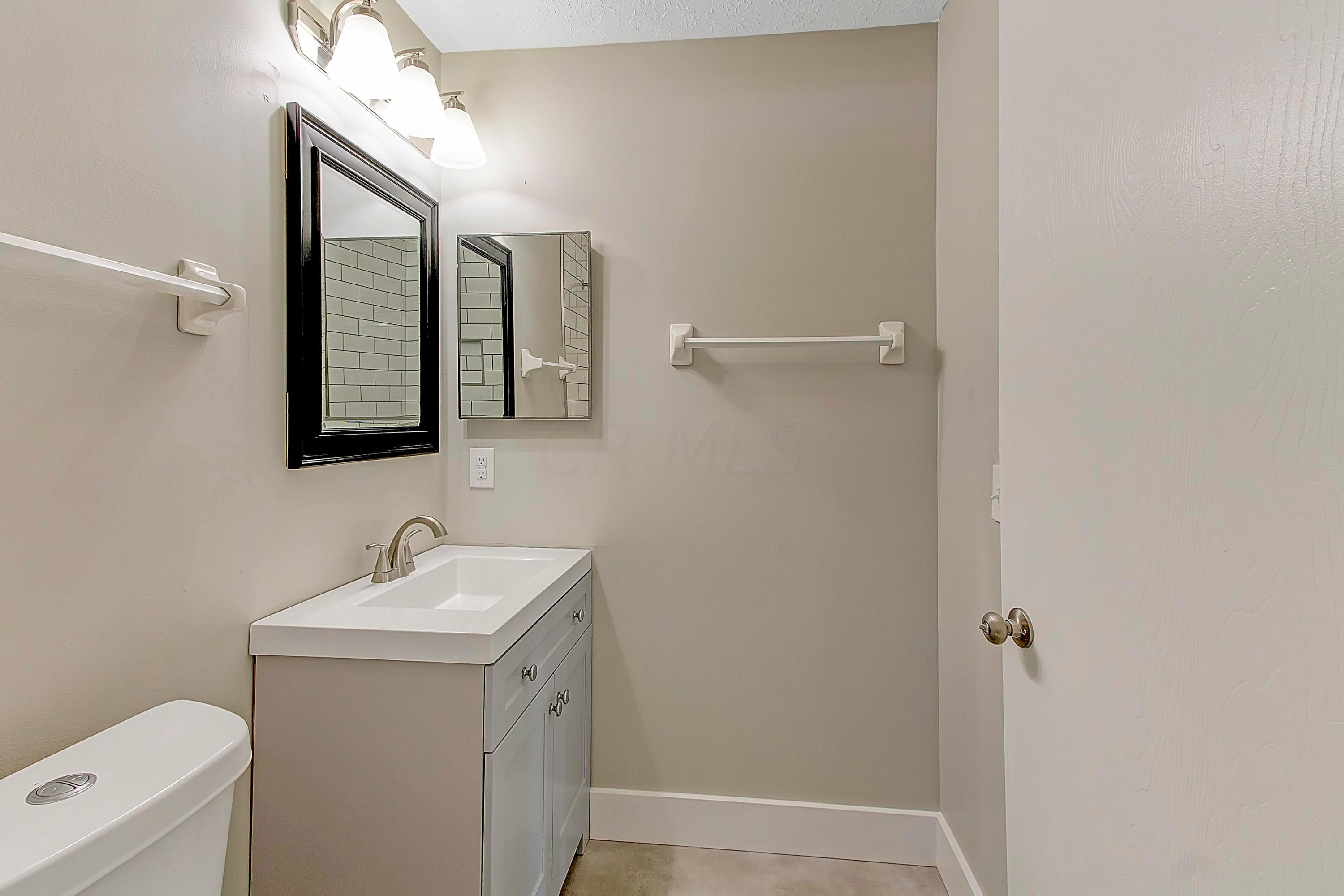 2175 Hedgerow Road, Unit 2175E Columbus, OH 43220 - Photo 13 of 27
