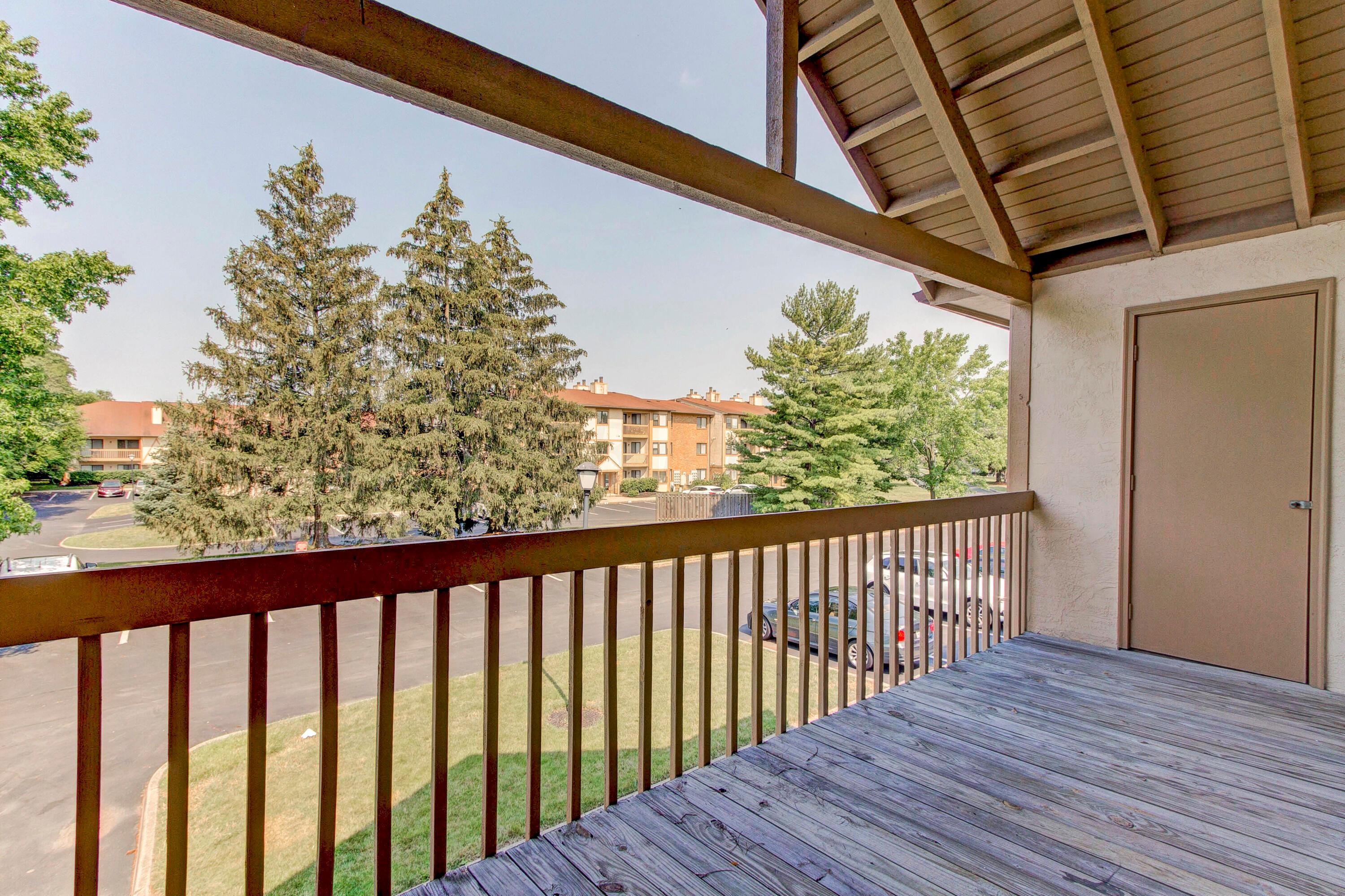 2175 Hedgerow Road, Unit 2175E Columbus, OH 43220 - Photo 18 of 27