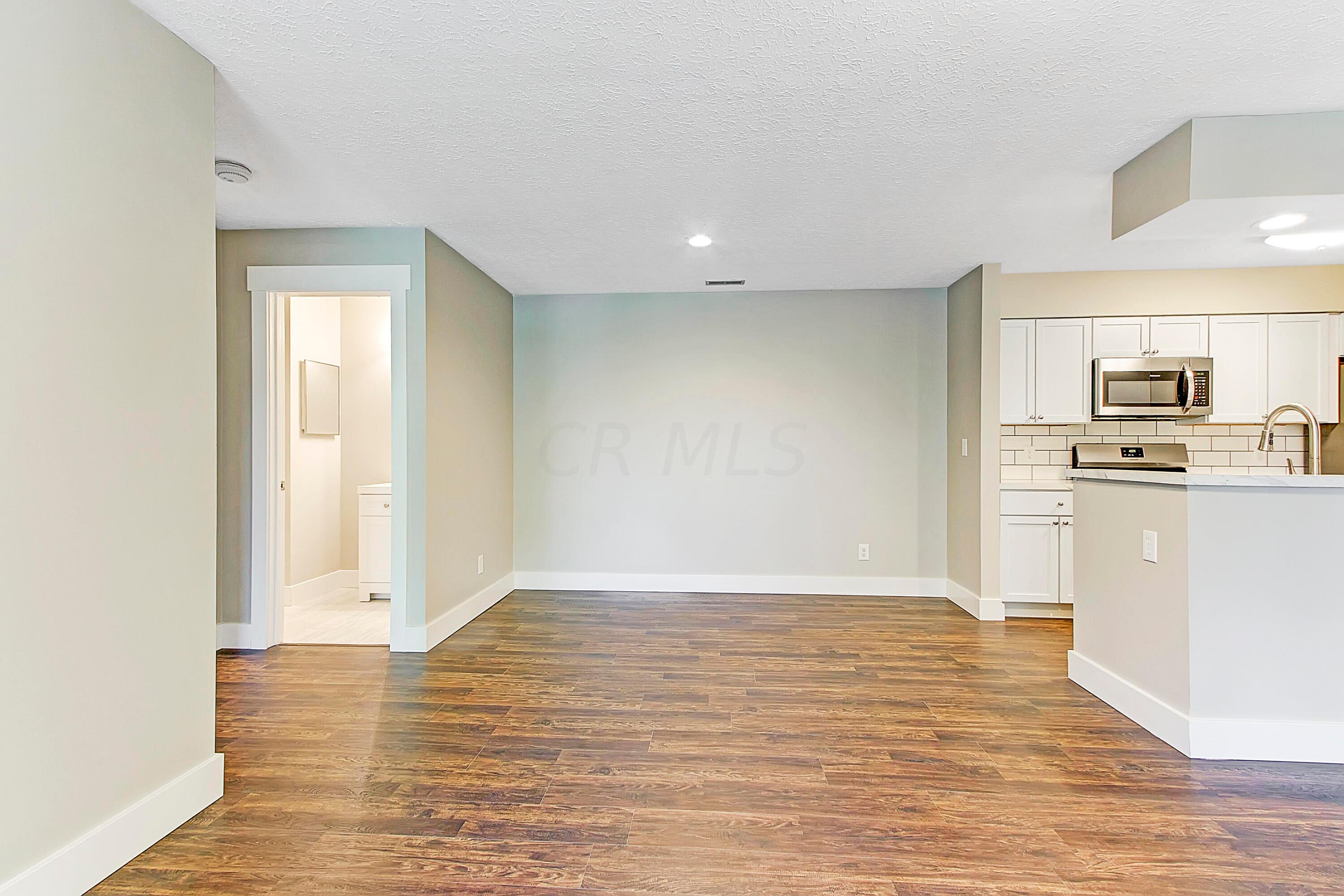 2175 Hedgerow Road, Unit 2175E Columbus, OH 43220 - Photo 3 of 27