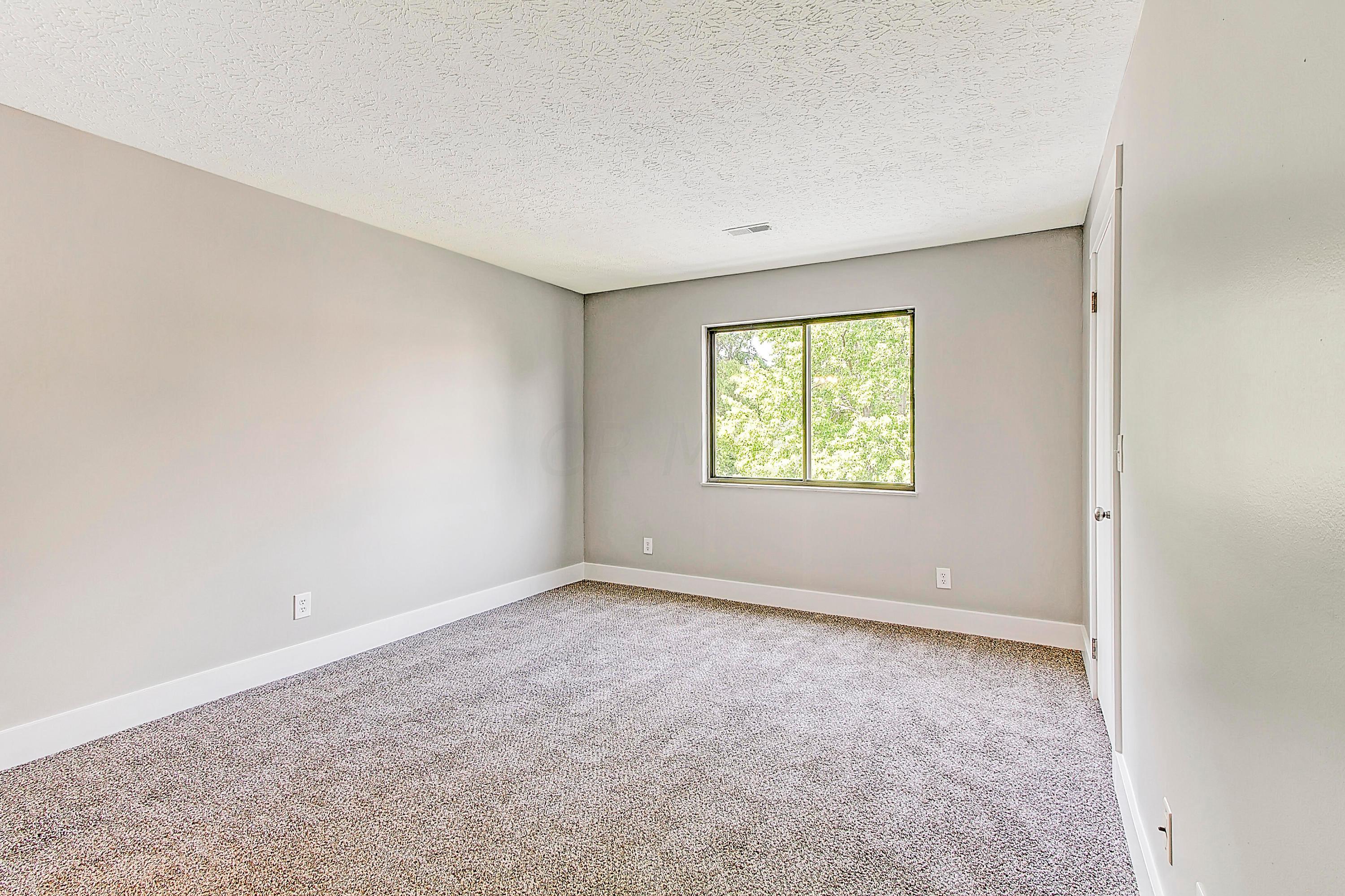 2175 Hedgerow Road, Unit 2175E Columbus, OH 43220 - Photo 10 of 27
