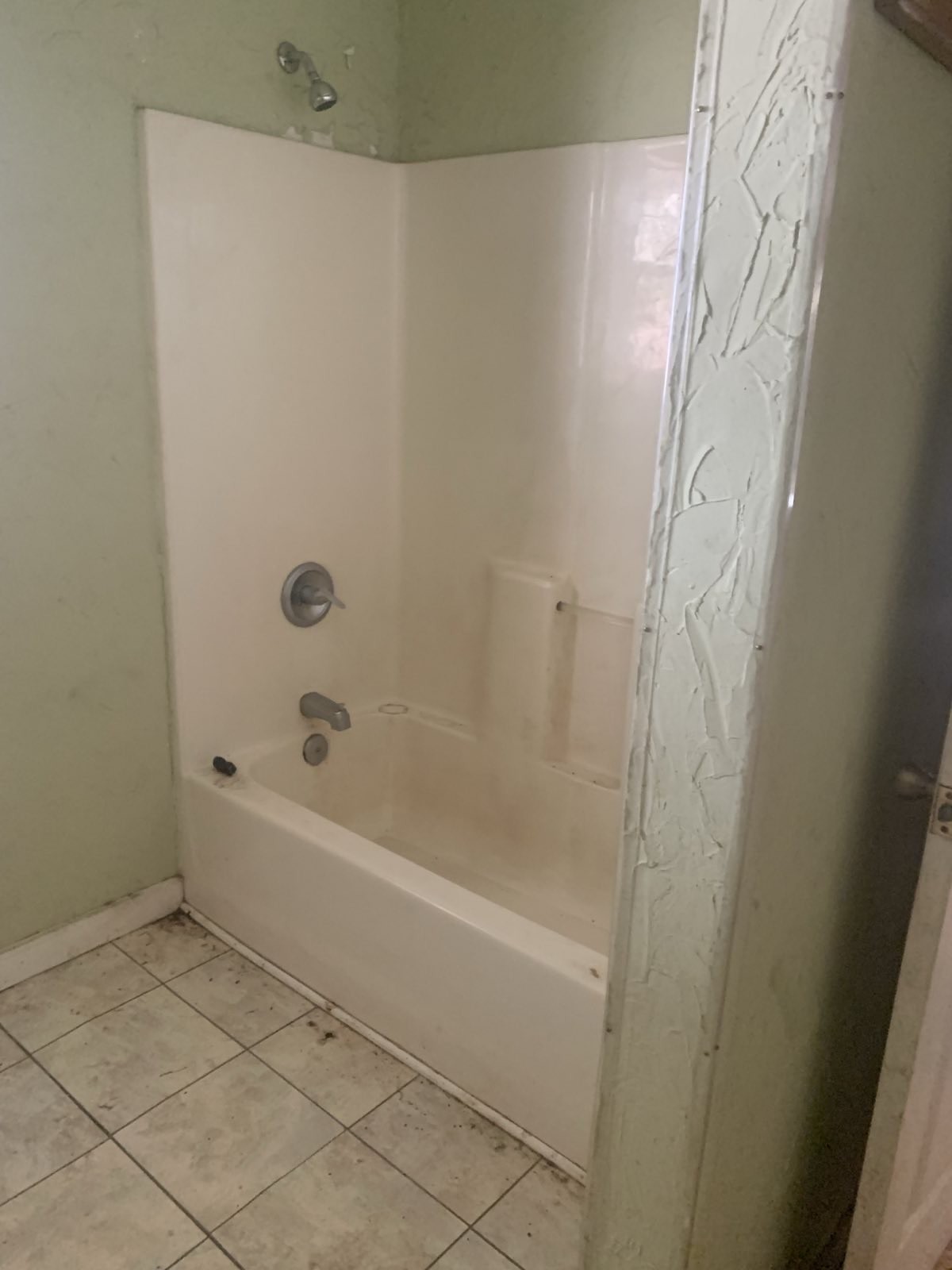 1252 Kelly Road Centerville, TN 37033 - Photo 16 of 34 a bathroom with a bathtub