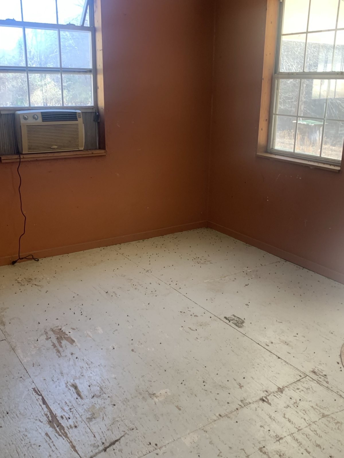 1252 Kelly Road Centerville, TN 37033 - Photo 27 of 34 an empty room with a window