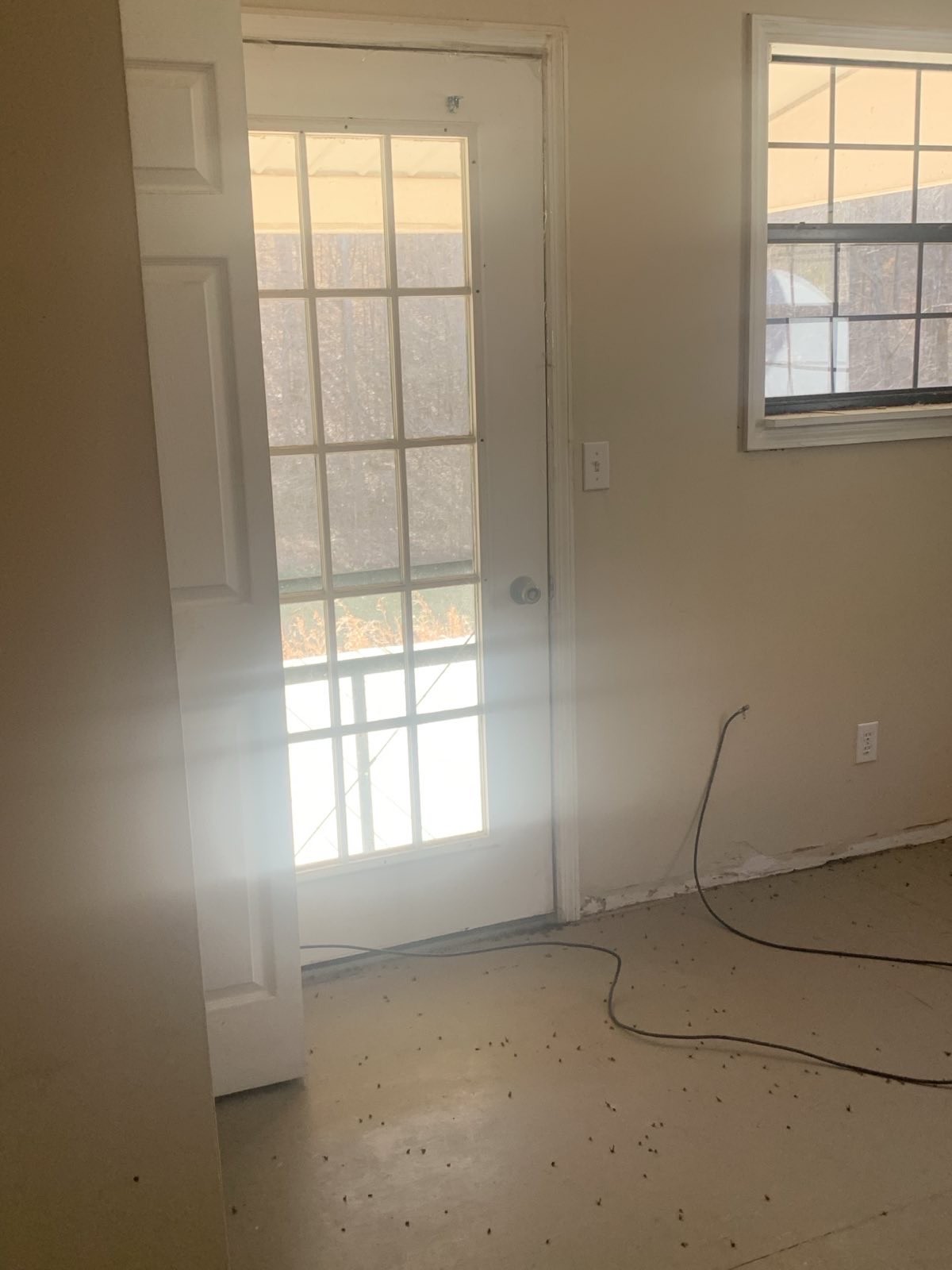 1252 Kelly Road Centerville, TN 37033 - Photo 28 of 34 an empty room with windows