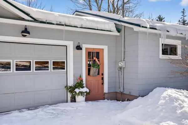 $327,500 | 235 Swan Lake Avenue, Belfast, ME 04915