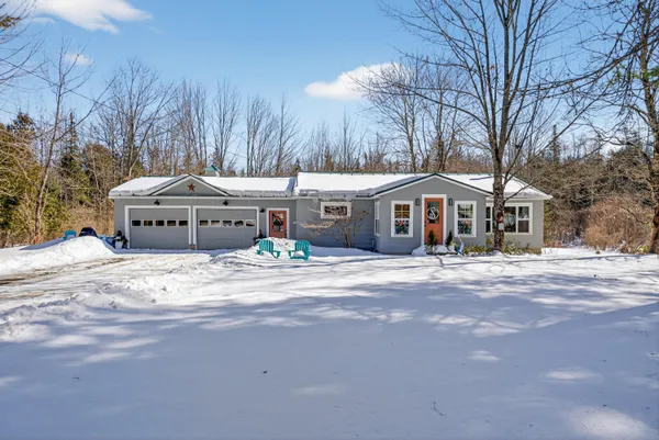 $327,500 | 235 Swan Lake Avenue, Belfast, ME 04915