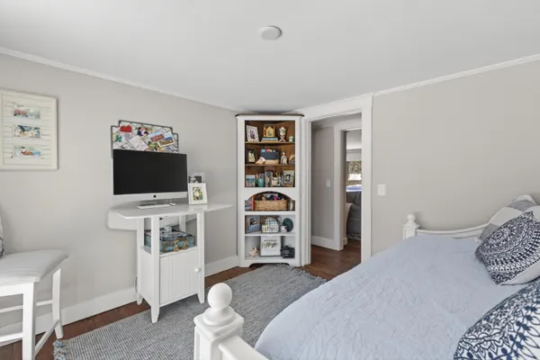 $327,500 | 235 Swan Lake Avenue, Belfast, ME 04915