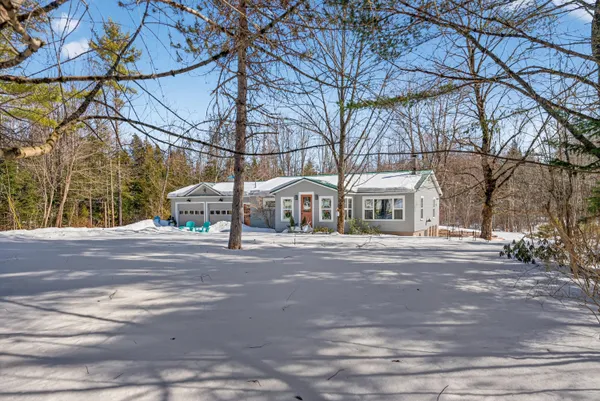 $327,500 | 235 Swan Lake Avenue, Belfast, ME 04915