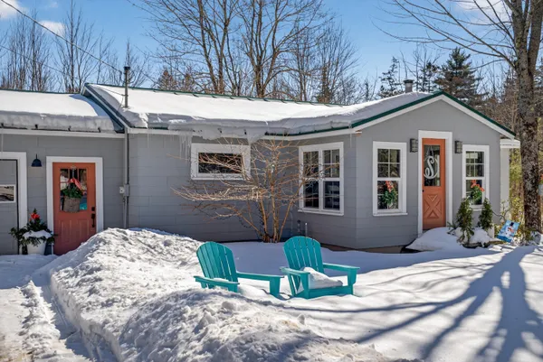 $327,500 | 235 Swan Lake Avenue, Belfast, ME 04915