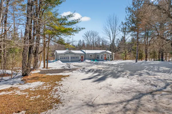 $327,500 | 235 Swan Lake Avenue, Belfast, ME 04915