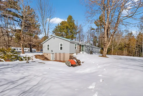 $327,500 | 235 Swan Lake Avenue, Belfast, ME 04915