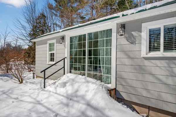 $327,500 | 235 Swan Lake Avenue, Belfast, ME 04915