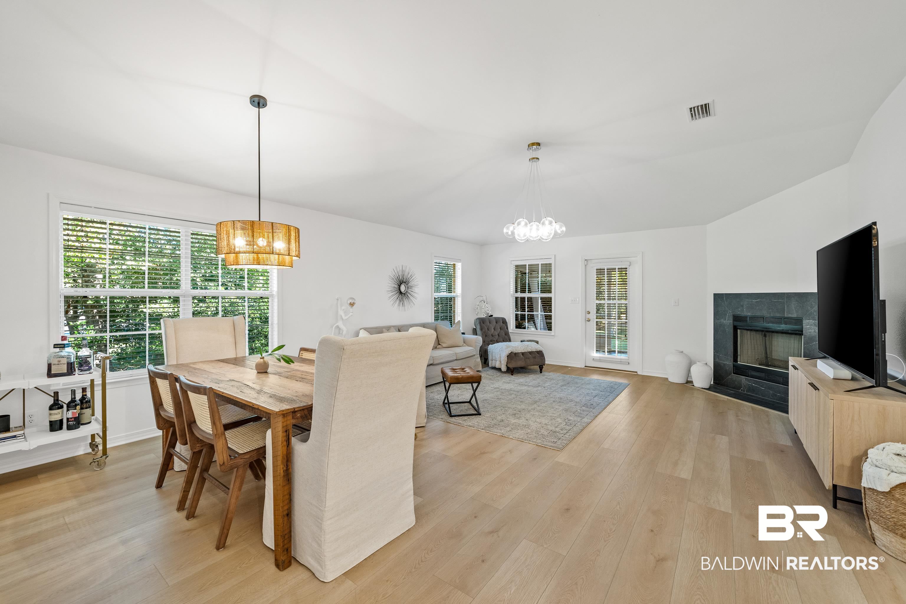 142 Kemper Lane Fairhope, AL 36532 - Photo 7 of 24 Dining Area
