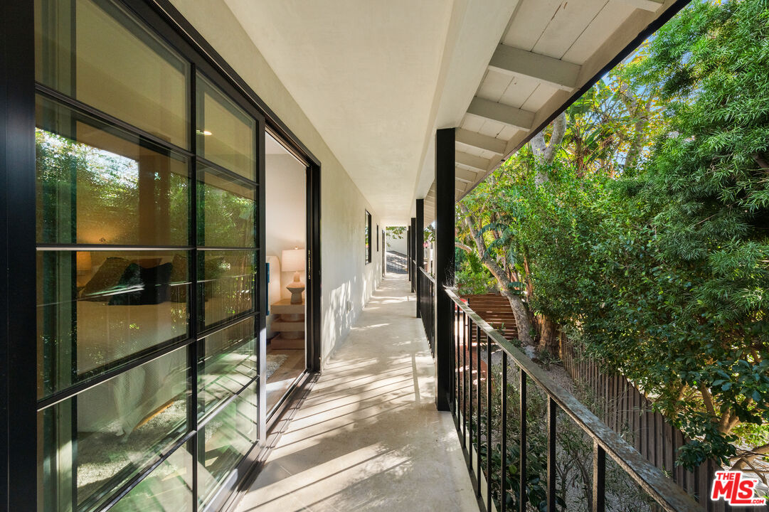 30601 Sicomoro Drive Malibu, CA 90265 - Photo 15 of 26