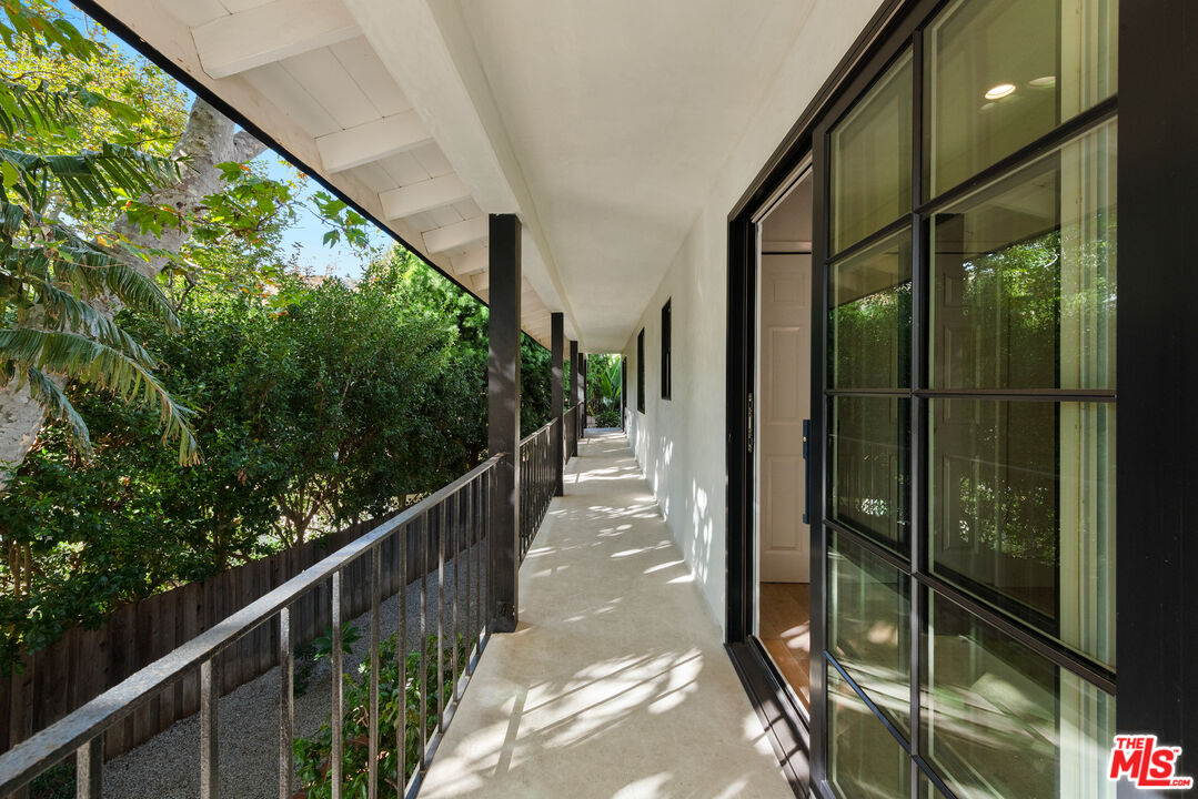 30601 Sicomoro Drive Malibu, CA 90265 - Photo 18 of 26