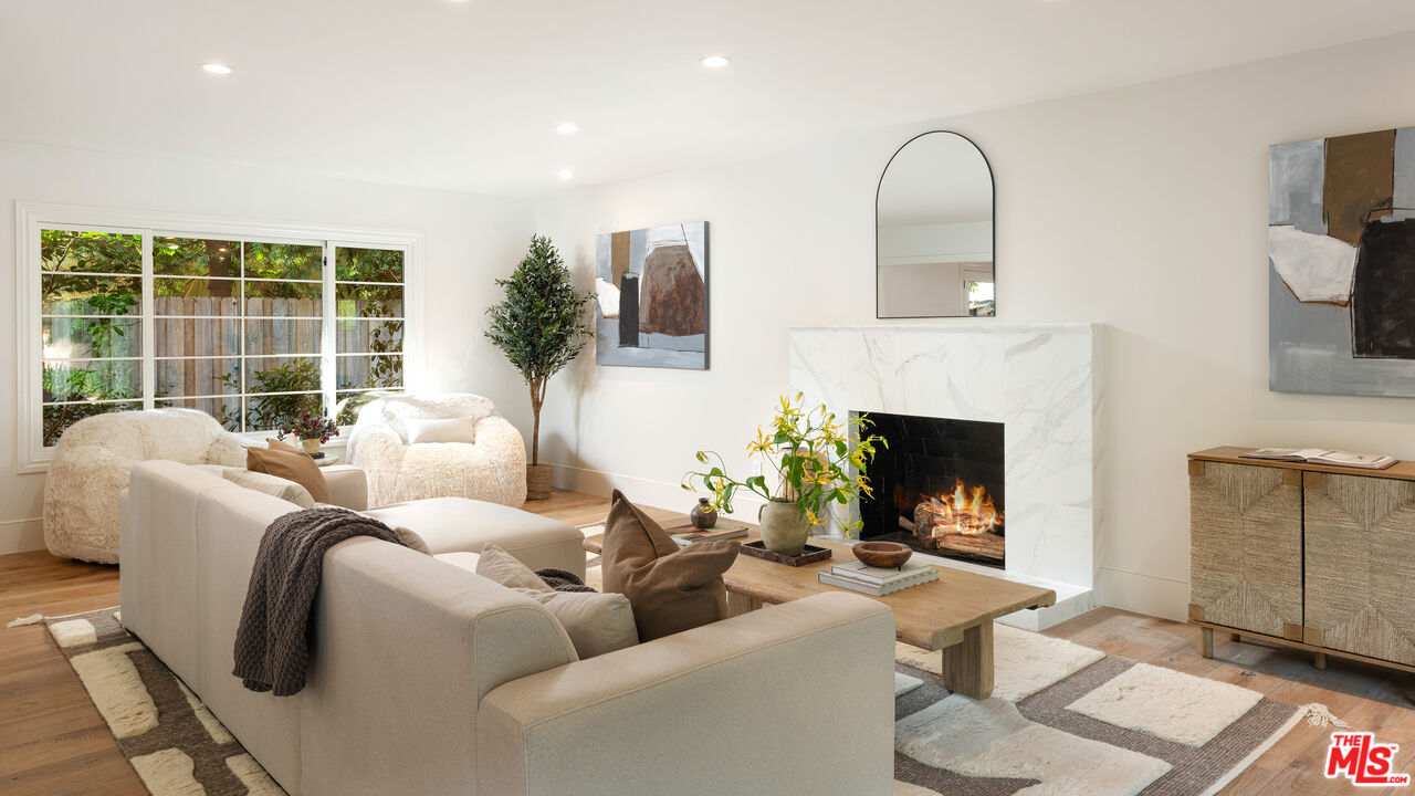 30601 Sicomoro Drive Malibu, CA 90265 - Photo 2 of 26