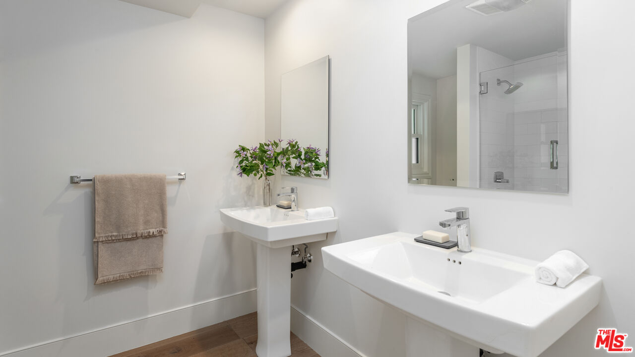 30601 Sicomoro Drive Malibu, CA 90265 - Photo 22 of 26