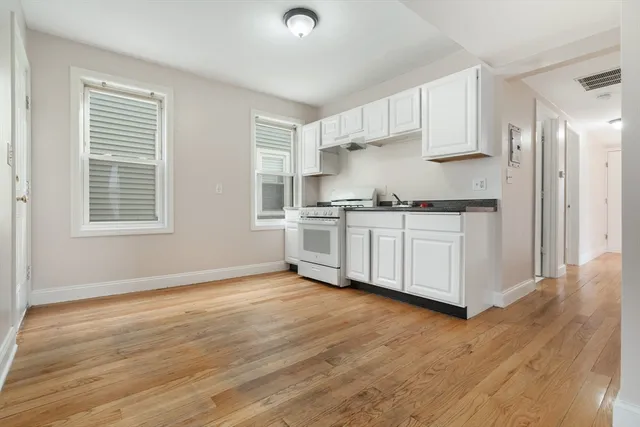 $2,800 | 157 River Street, Unit 2, Boston, MA 02126