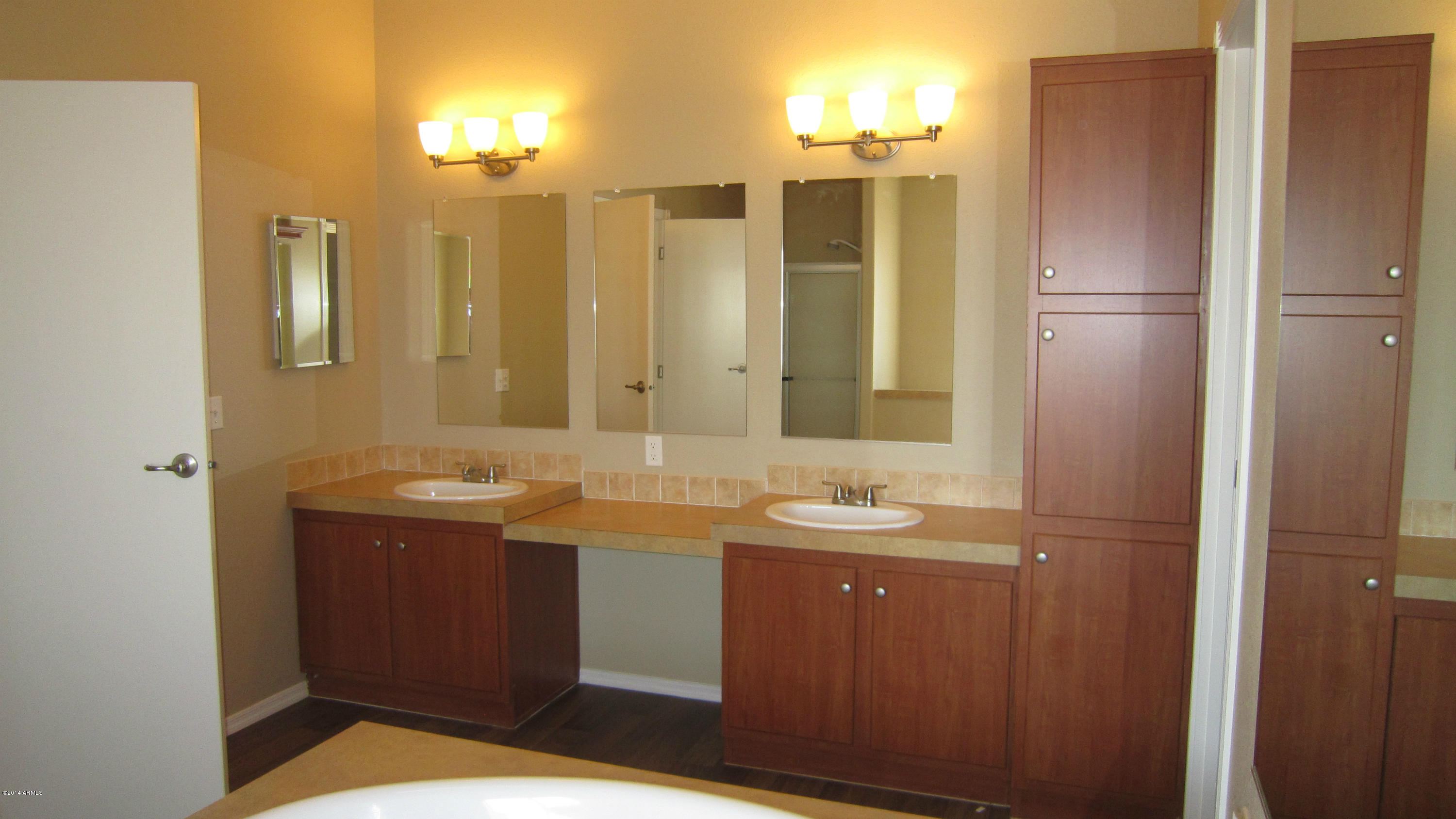 54016 West Ridoway Road Maricopa, AZ 85139 - Photo 10 of 37 Master Bath w double sinks
