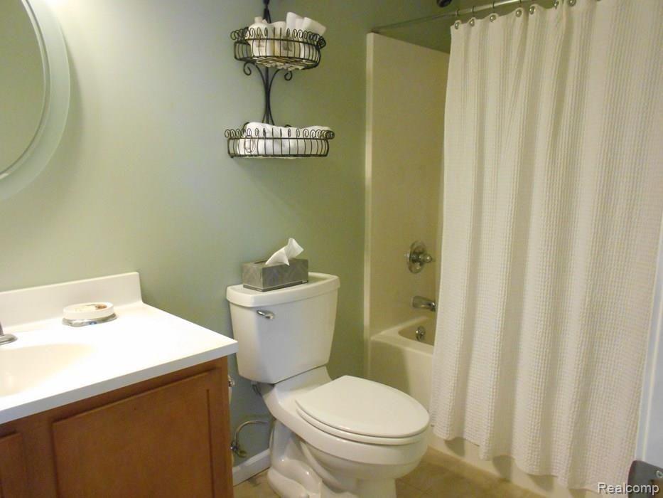 5907 Martus Road North Branch, MI 48461 - Photo 14 of 25 Martus Bath 1 (Copy).jpg