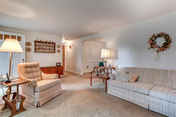18 Spruce Road Reading, MA 01867 - Photo 13 of 28 Gallery Image 13