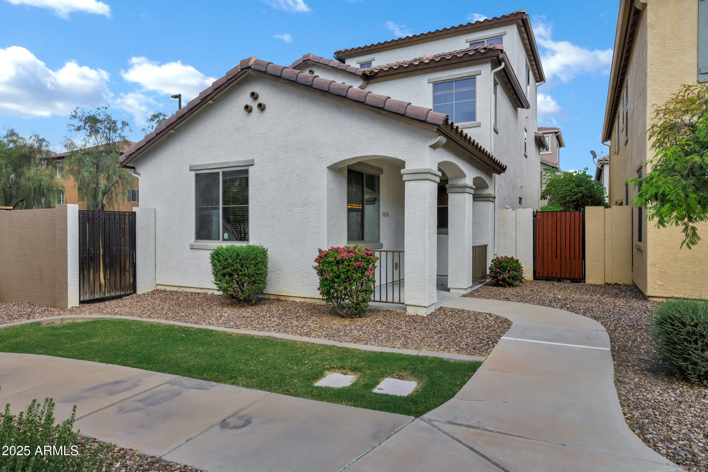 1702 East Joseph Way Gilbert, AZ 85295 - Photo 2 of 39 1702 E Joseph Way-2