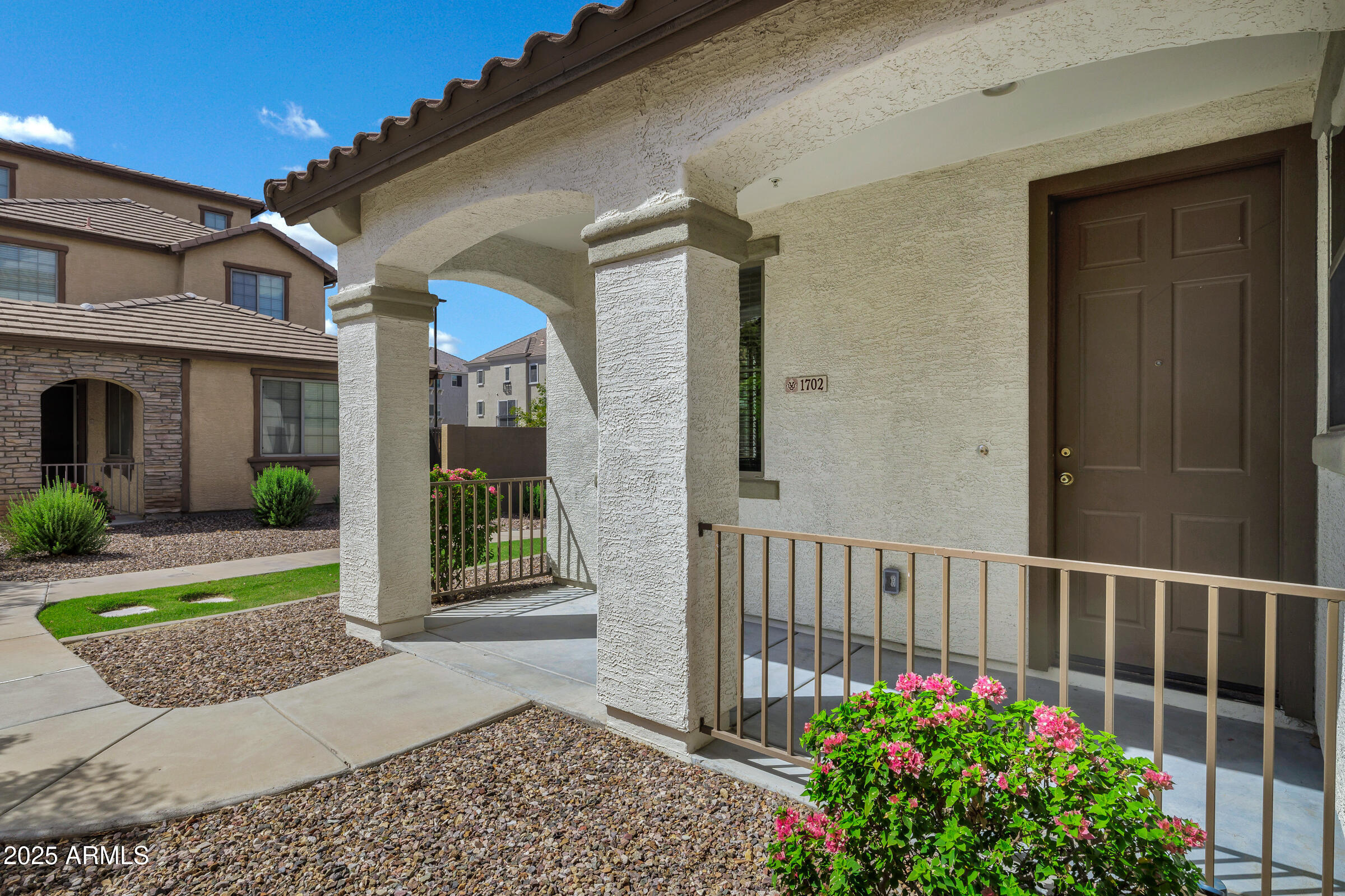 1702 East Joseph Way Gilbert, AZ 85295 - Photo 4 of 39 1702 E Joseph Way-4