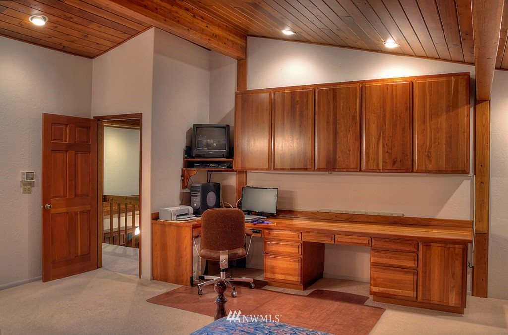 14501 Cavalli Road Southeast Olalla, WA 98359 - Photo 9 of 15 Gallery Image 9