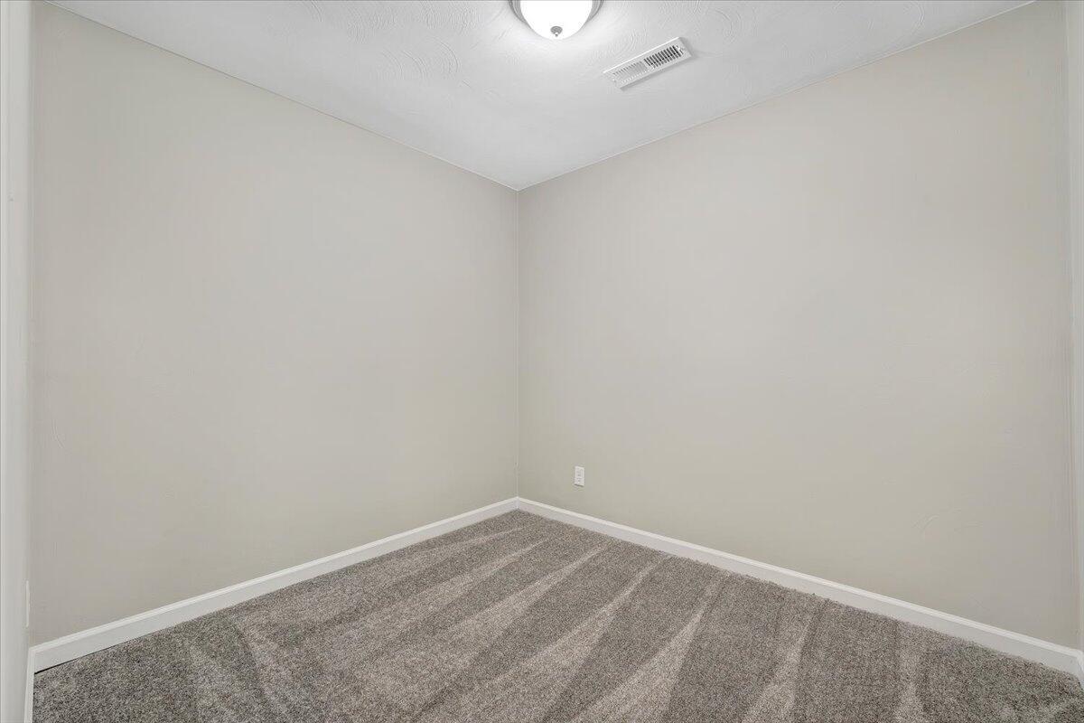 5679 Franklin Road Roanoke, VA 24014 - Photo 16 of 36 a view of an empty room