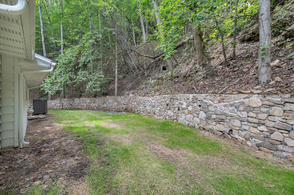5679 Franklin Road Roanoke, VA 24014 - Photo 30 of 36 a view of backyard with green space
