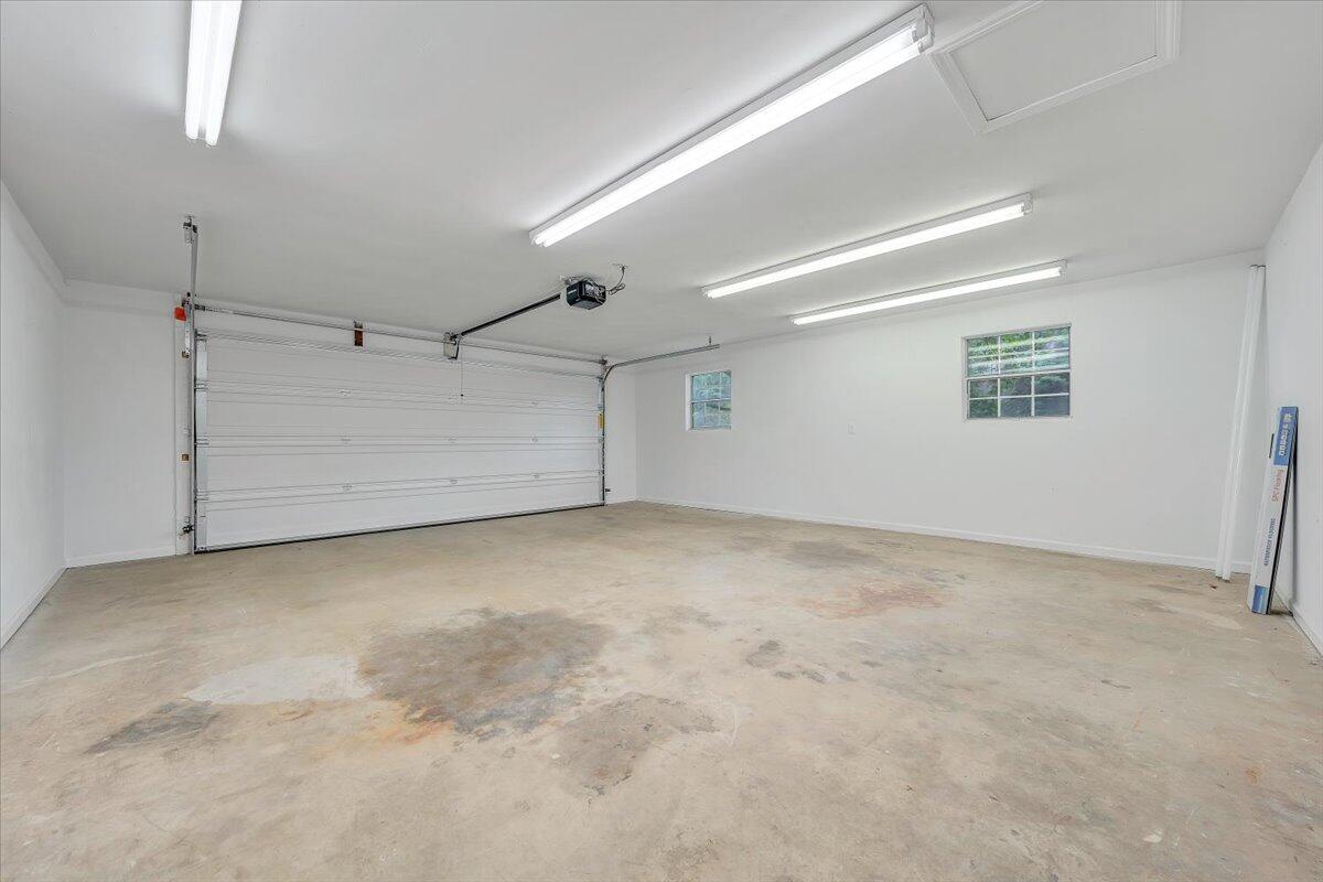 5679 Franklin Road Roanoke, VA 24014 - Photo 7 of 36