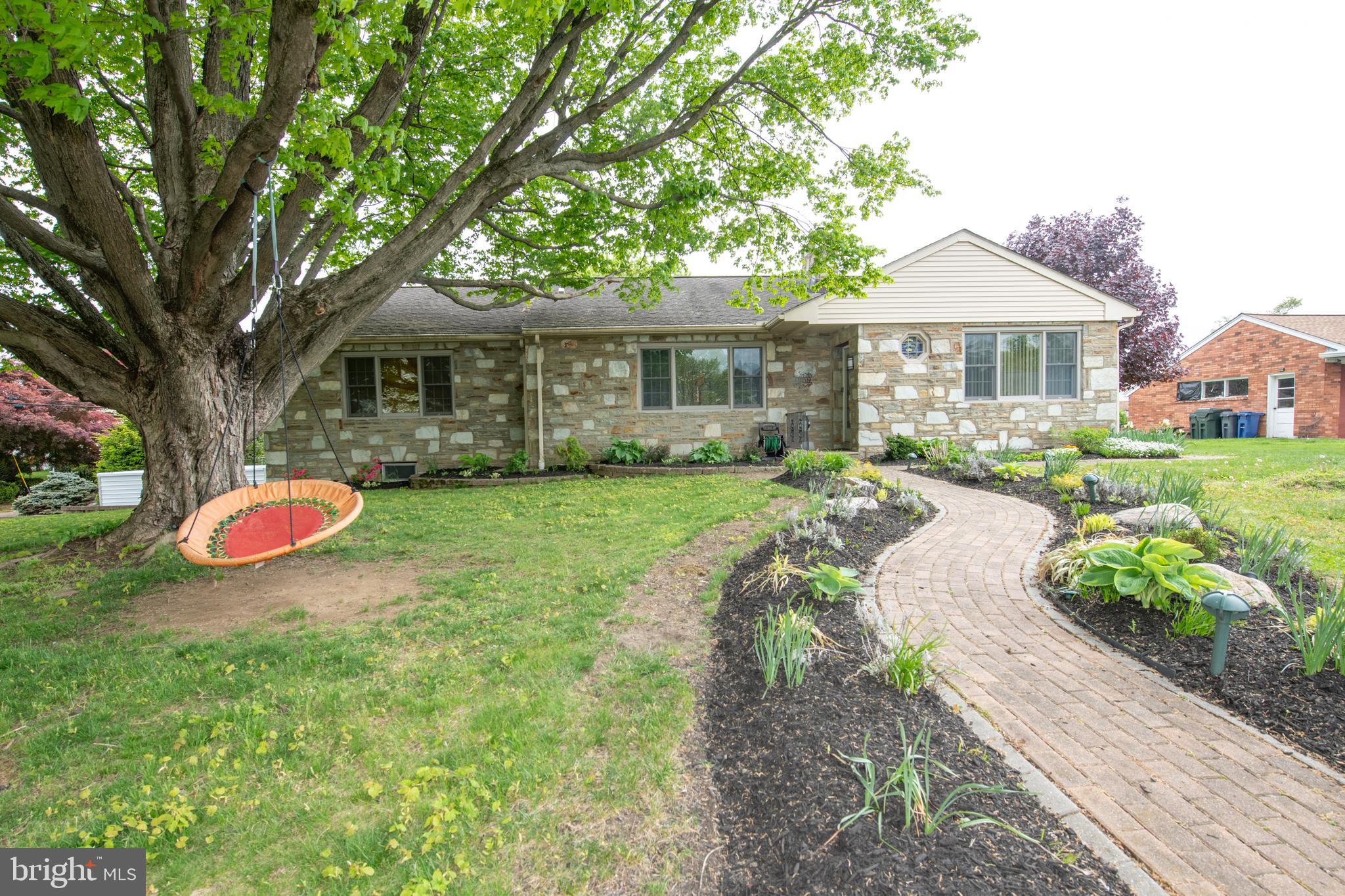 1259 Glenbrook Road Huntingdon Valley, PA 19006 - Photo 4 of 78