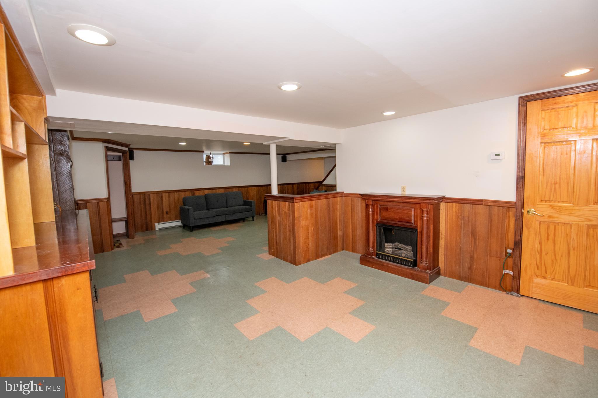 1259 Glenbrook Road Huntingdon Valley, PA 19006 - Photo 68 of 78 a view of a livingroom with a fireplace