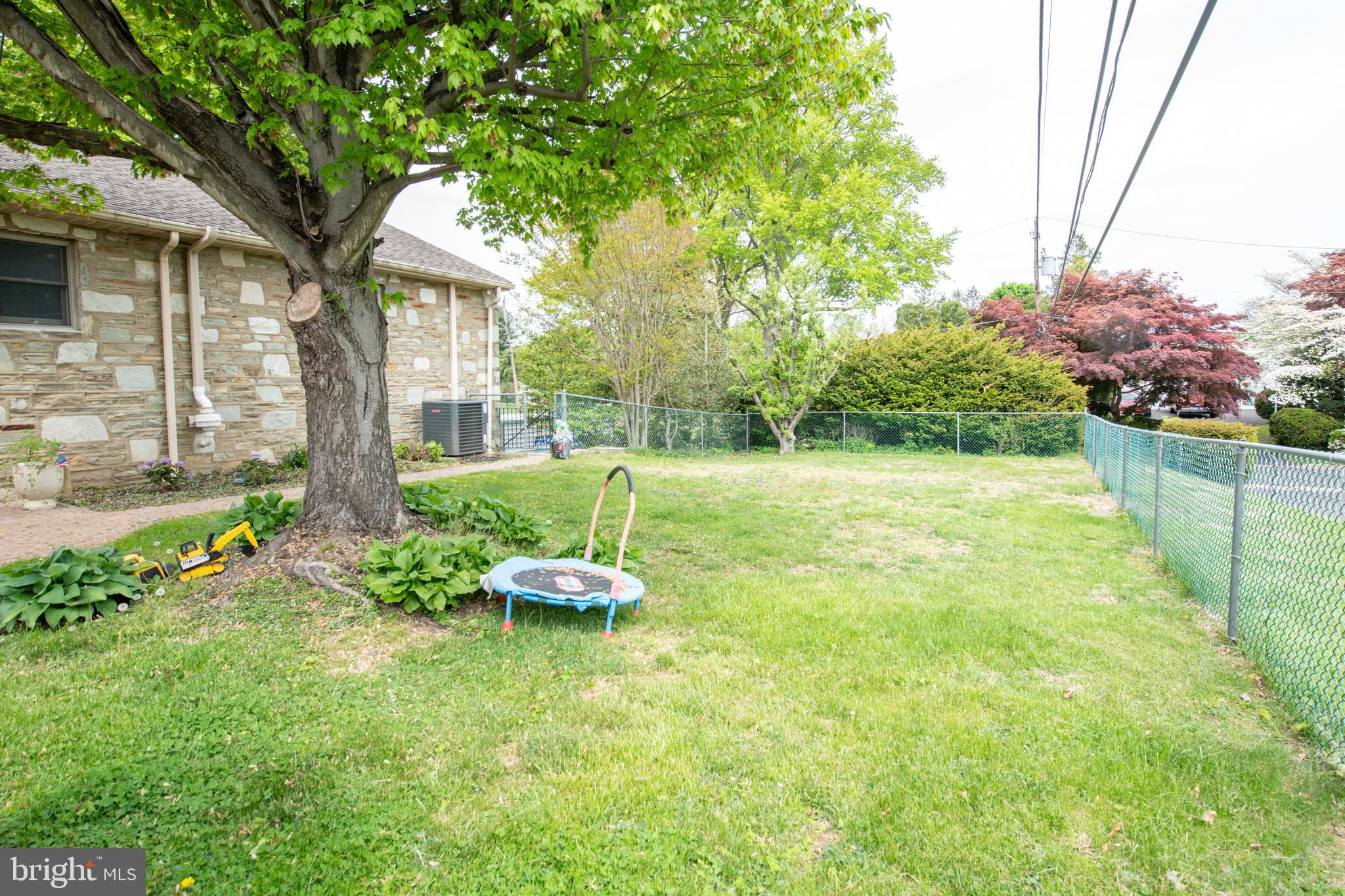 1259 Glenbrook Road Huntingdon Valley, PA 19006 - Photo 10 of 78