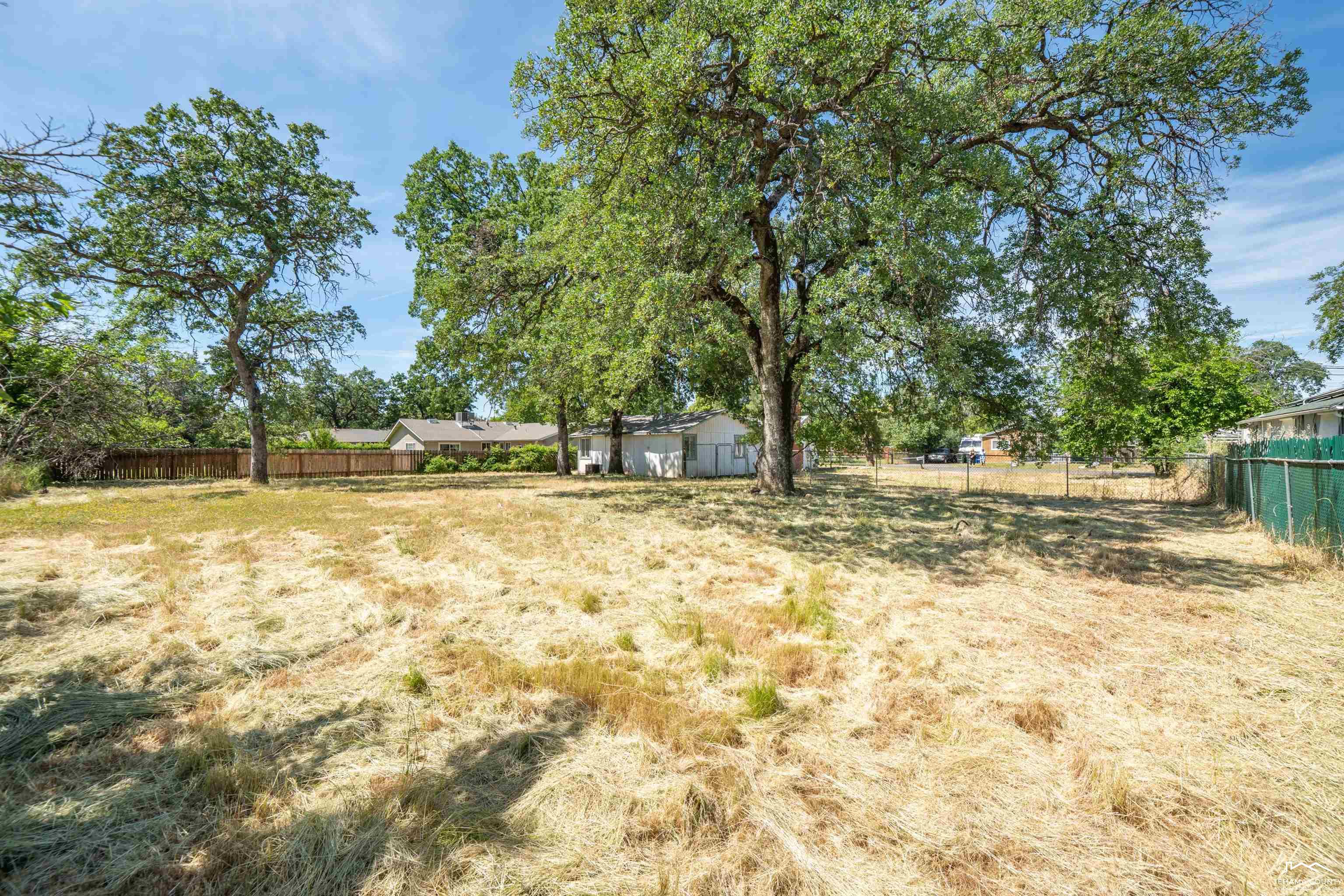 2631 Irwin Road Redding, CA 96002 - Photo 15 of 22