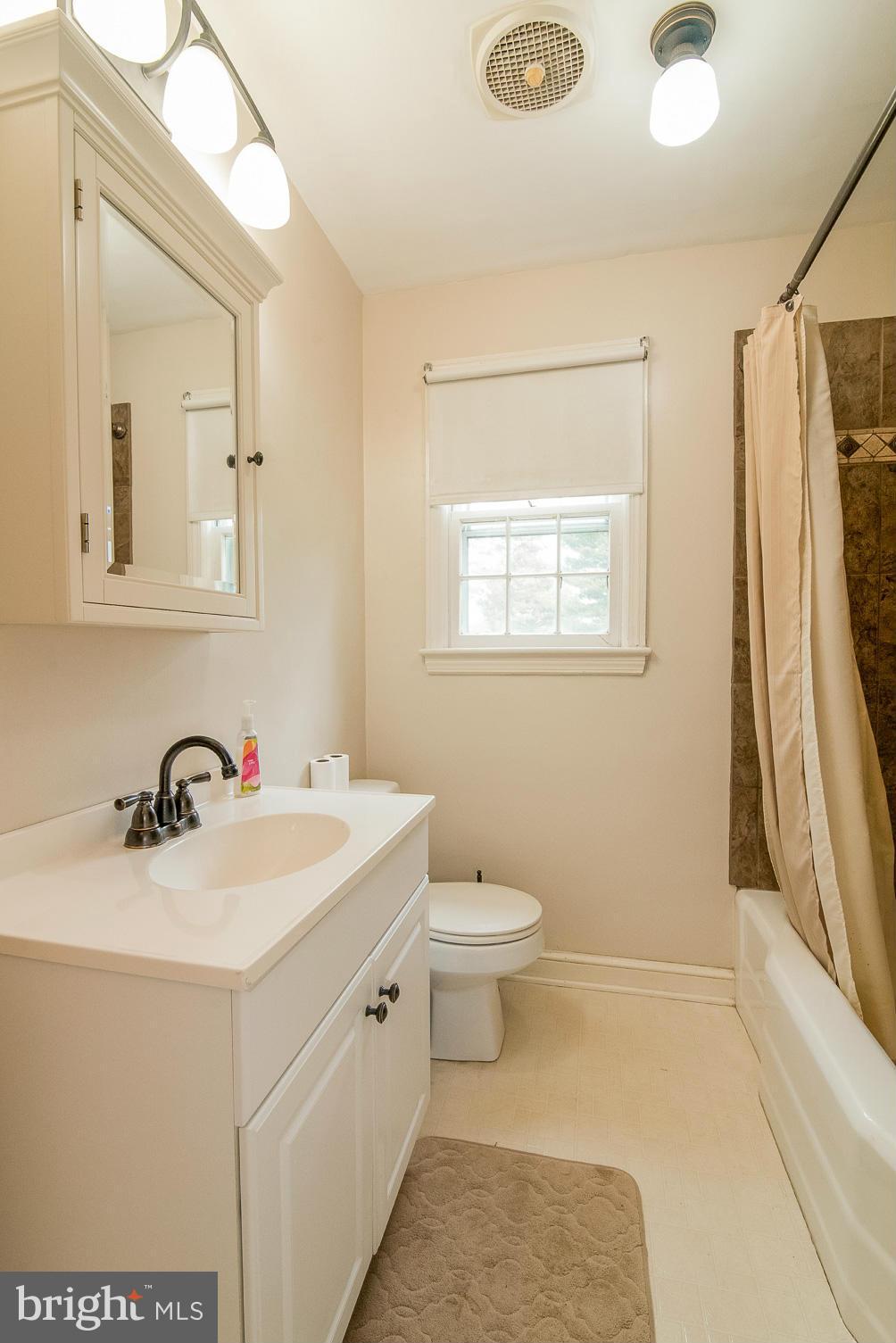 13058 Penn Shop Road Mount Airy, MD 21771 - Photo 16 of 28 Bath