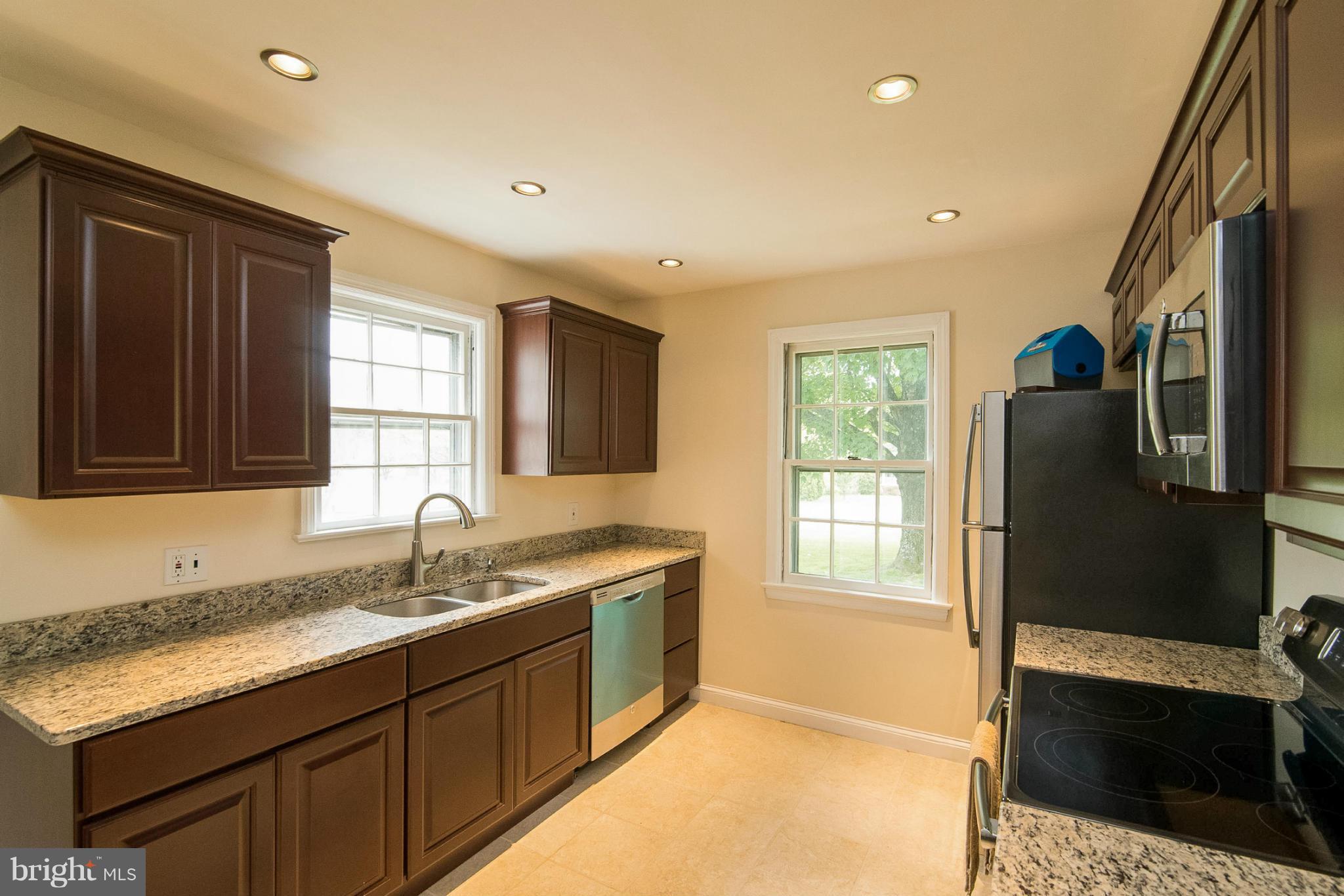 13058 Penn Shop Road Mount Airy, MD 21771 - Photo 3 of 28 Kitchen
